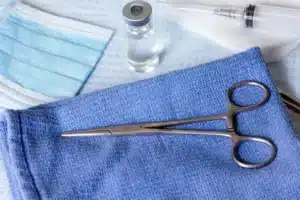 does my cut need stitches
